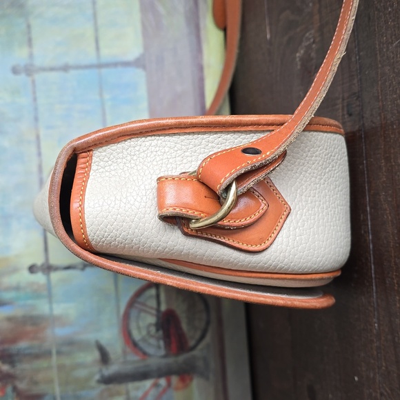 Dooney and Bourke vintage equestrian style bag - Picture 9 of 17